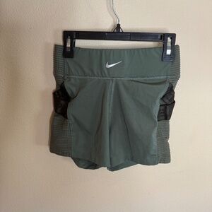 Nike Women’s Pro Shorts - Aeroadapt. Green. Small